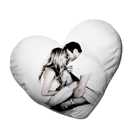 cuscino bianco di raso a forma cuore con foto