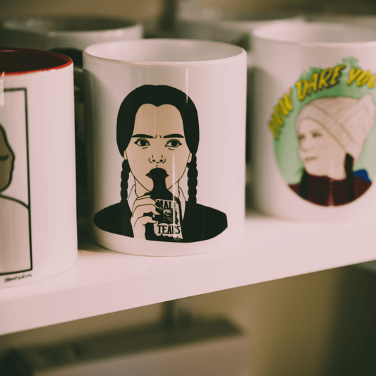tazza mug personalizzabile con mercoledì addams